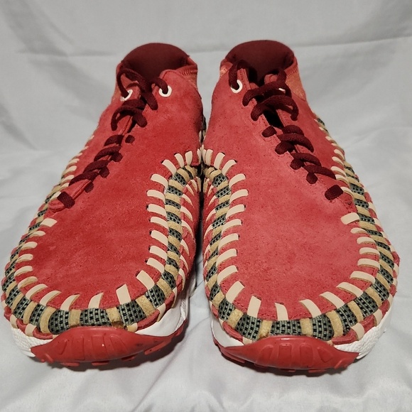 NIKE Air Footscape Woven Chuka Knit Red Suede  Sneakers Size 11.